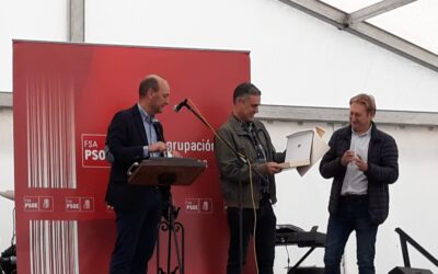 La Agrupación Socialista de Gijón/Xixón recibe un reconocimiento en la Fiesta de la Portilla de Llanes