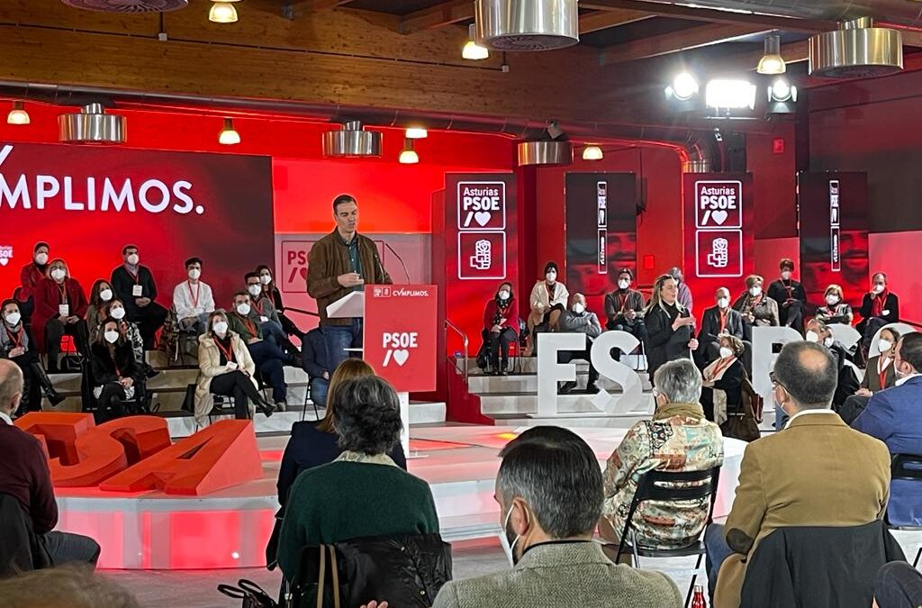 Sánchez anuncia en Gijón/Xixón una inmediata subida de pensiones por «justicia y dignidad»