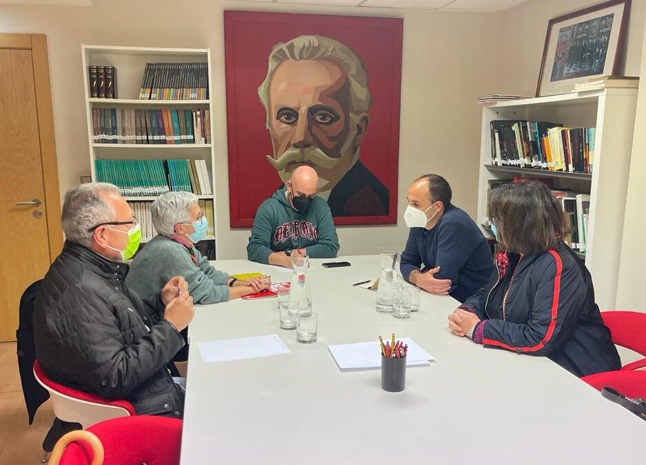 Primer encuentro entre las direcciones políticas de PSOE Gijón/Xixón e IU